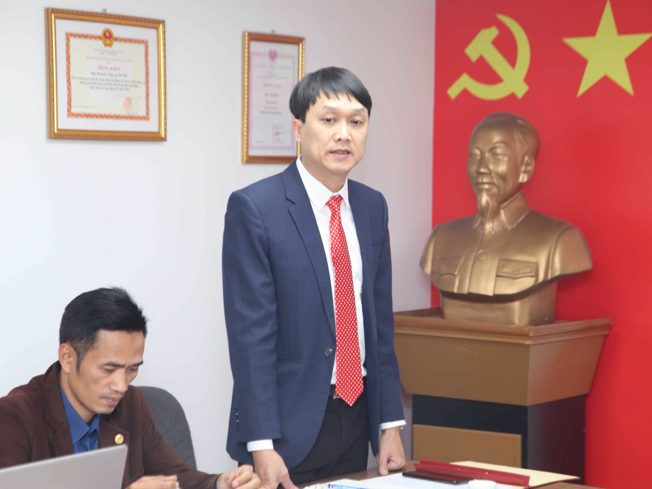 Bí thư Chi bộ, Tổng Biên tập Tạp chí Du lịch Nguyễn Đức Xuyên phát biểu